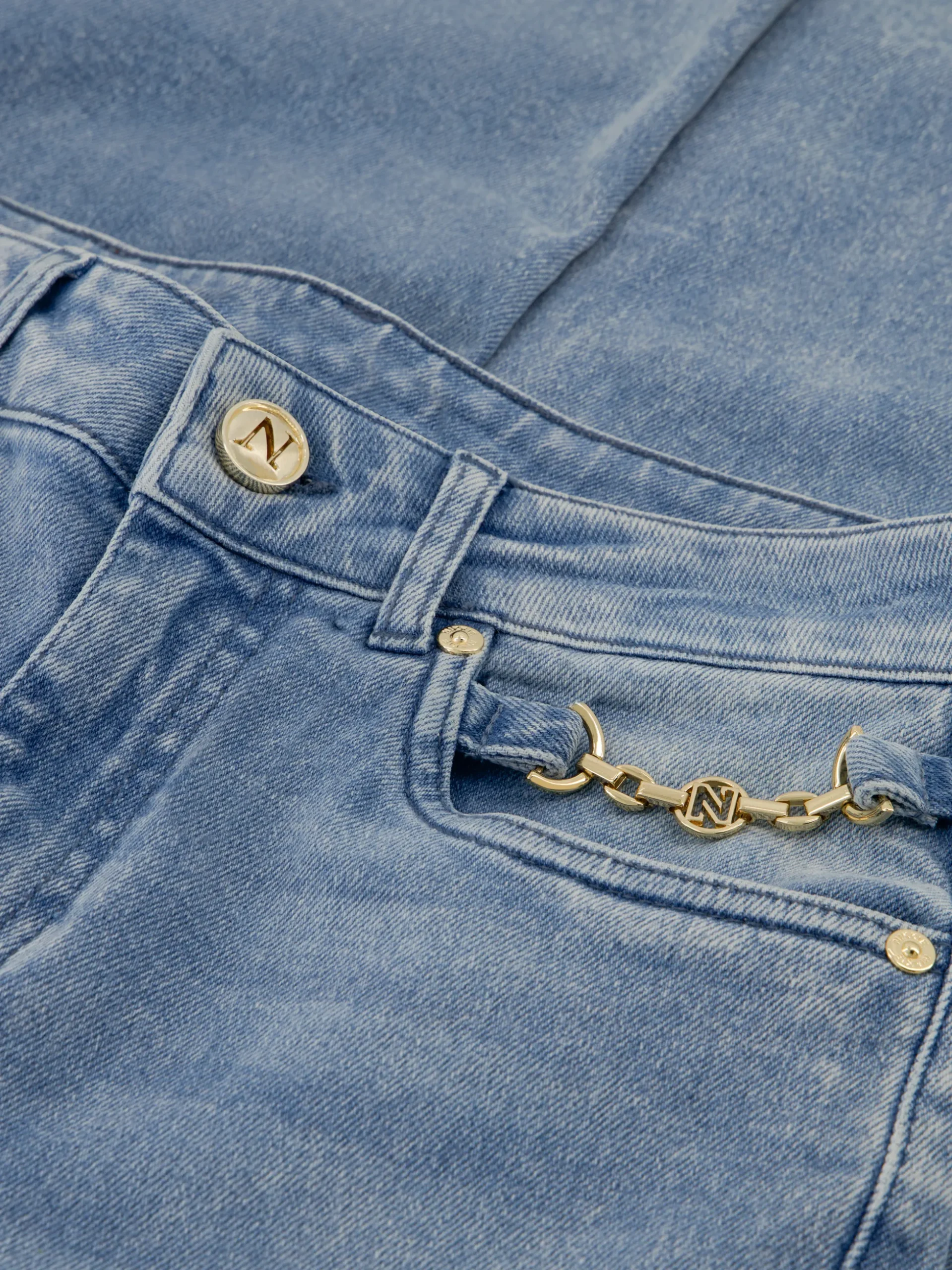 Jeans met ketting detail