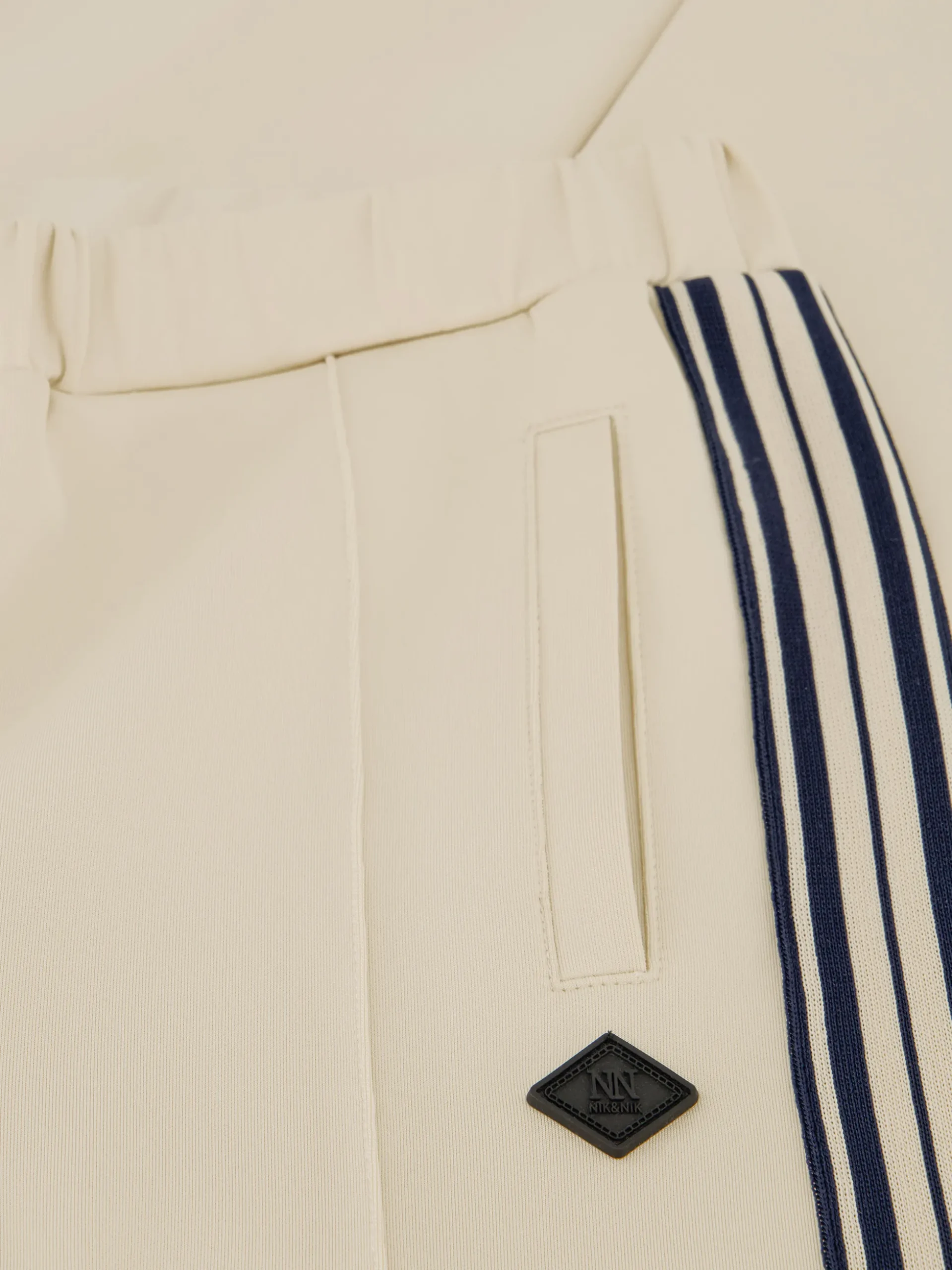 Joggingbroek met strepen op zijkant