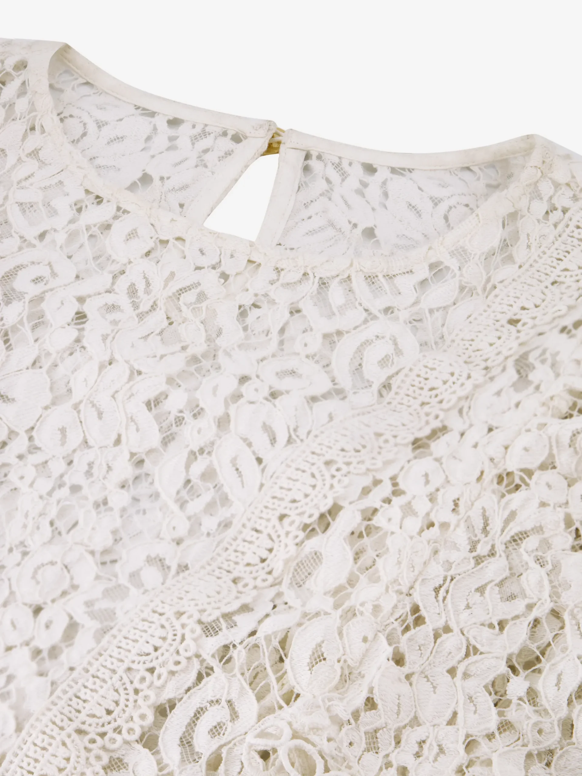 Kanten blouse met lusjes en een cape sleeve
