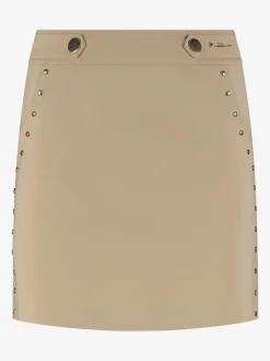 Korte aansluitende rok met decoratieve studs