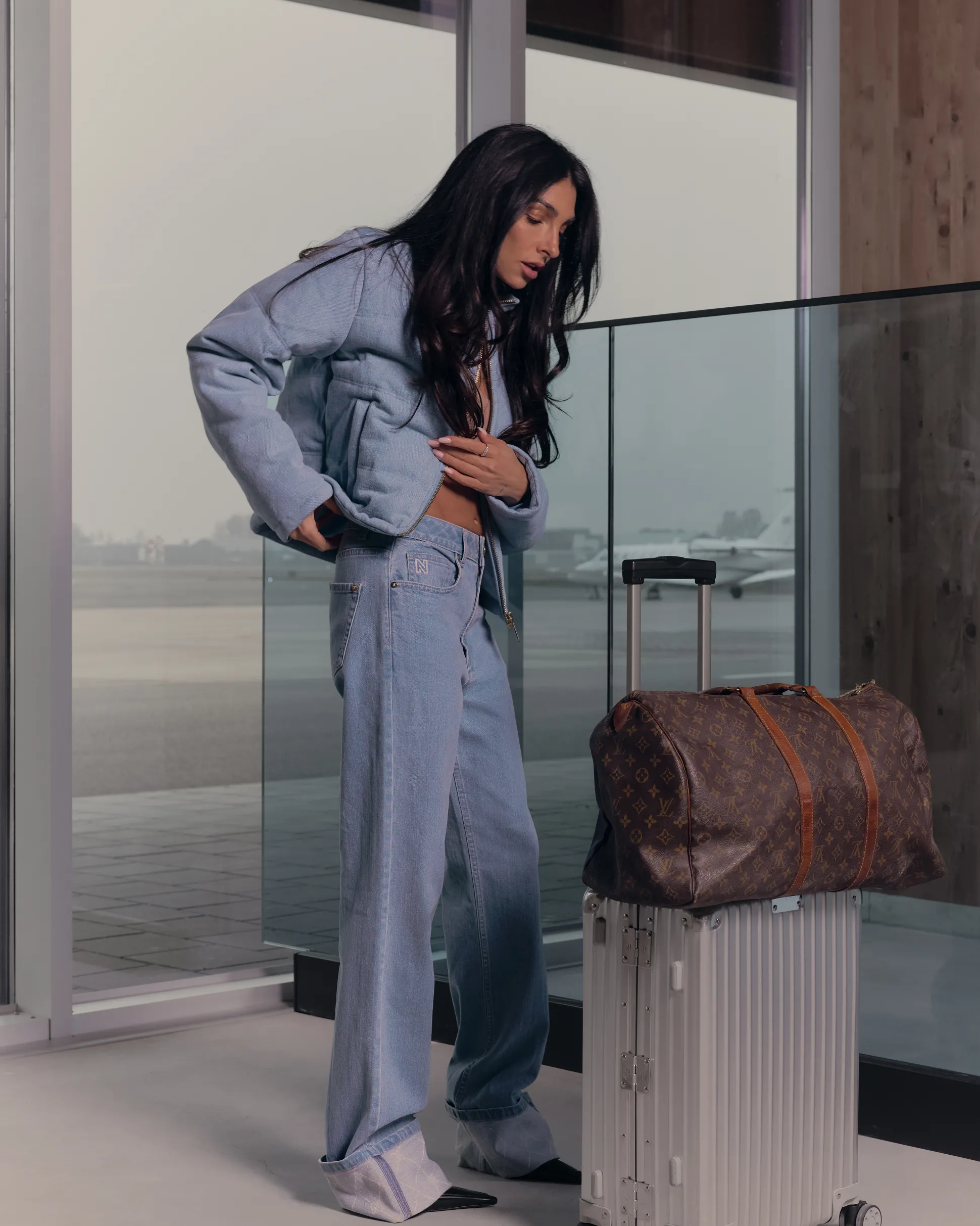 Korte puffer jas met een denim-look