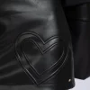 Korte skort van imitatieleer met hart detail