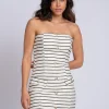 Strapless jurk met gestreept patroon en N-knopen