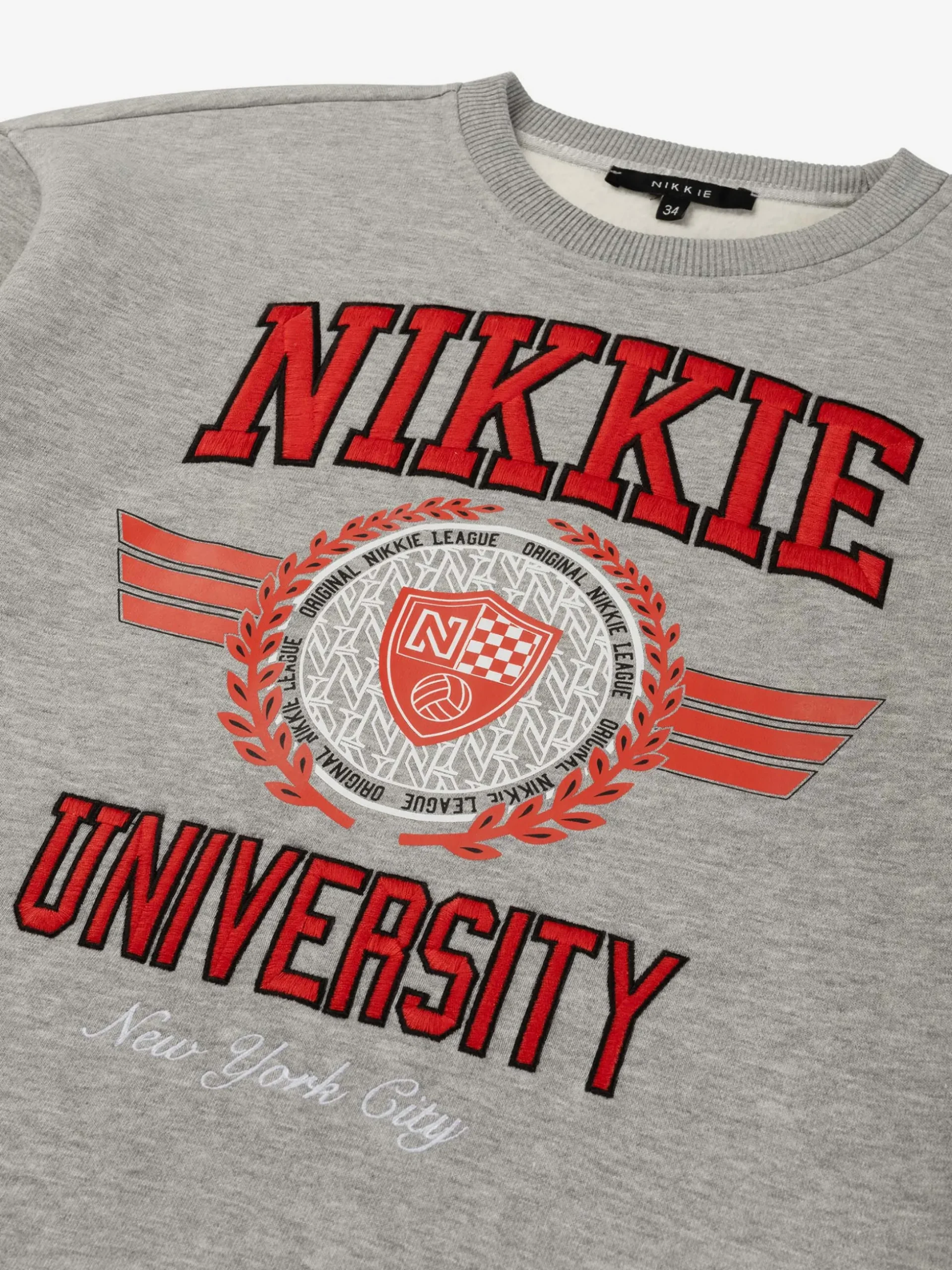 Sweater met NIKKIE university print